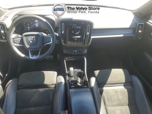 Used 2020 Volvo XC40 T5 R-Design AWD/4WD image 11