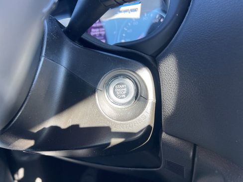 Used 2023 Jeep Renegade Latitude w/ Premium Group image 15