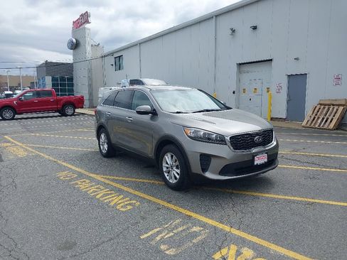 Used 2019 Kia Sorento AWD image 1