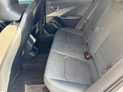 Certified 2025 Kia K4 FWD image 28