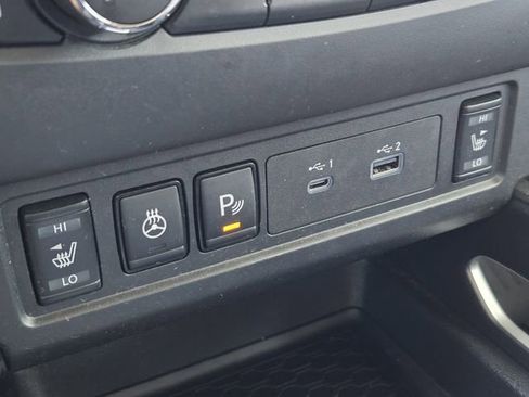 Used 2023 Nissan Frontier SV w/ SV Convenience Package image 21