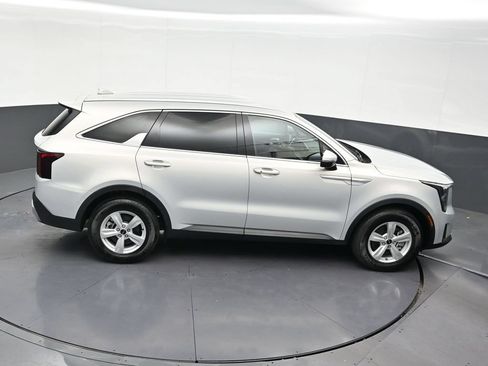 Used 2026 Kia Sorento LX FWD image 23