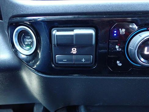 Used 2022 Chevrolet Silverado 1500 ZR2 w/ Technology Package AWD/4WD image 21