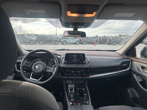 Used 2023 Nissan Rogue SV image 13