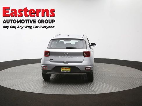 Used 2025 Hyundai Venue SEL FWD image 38