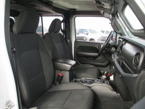 Used 2020 Jeep Gladiator Sport w/ Quick Order Package 24S image 15