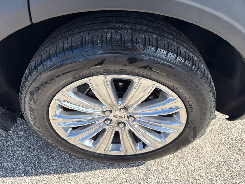 Used 2022 Ford Explorer Limited w/ Equipment Group 301A RWD image 13