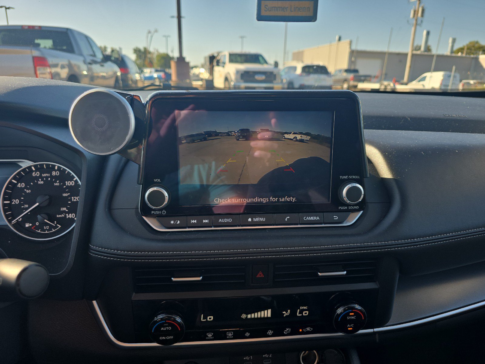Used 2025 Nissan Rogue SV FWD image 16