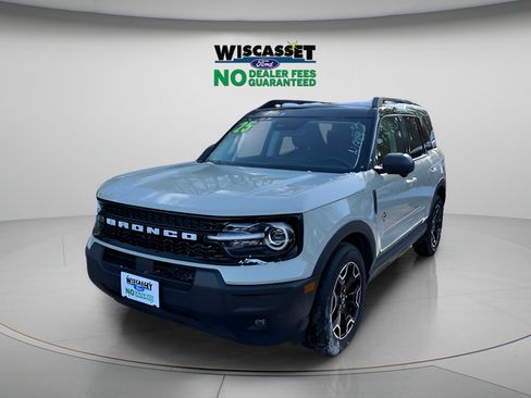 Certified 2025 Ford Bronco Sport Outer Banks w/ Outer Banks Tech Package+ AWD/4WD image 18