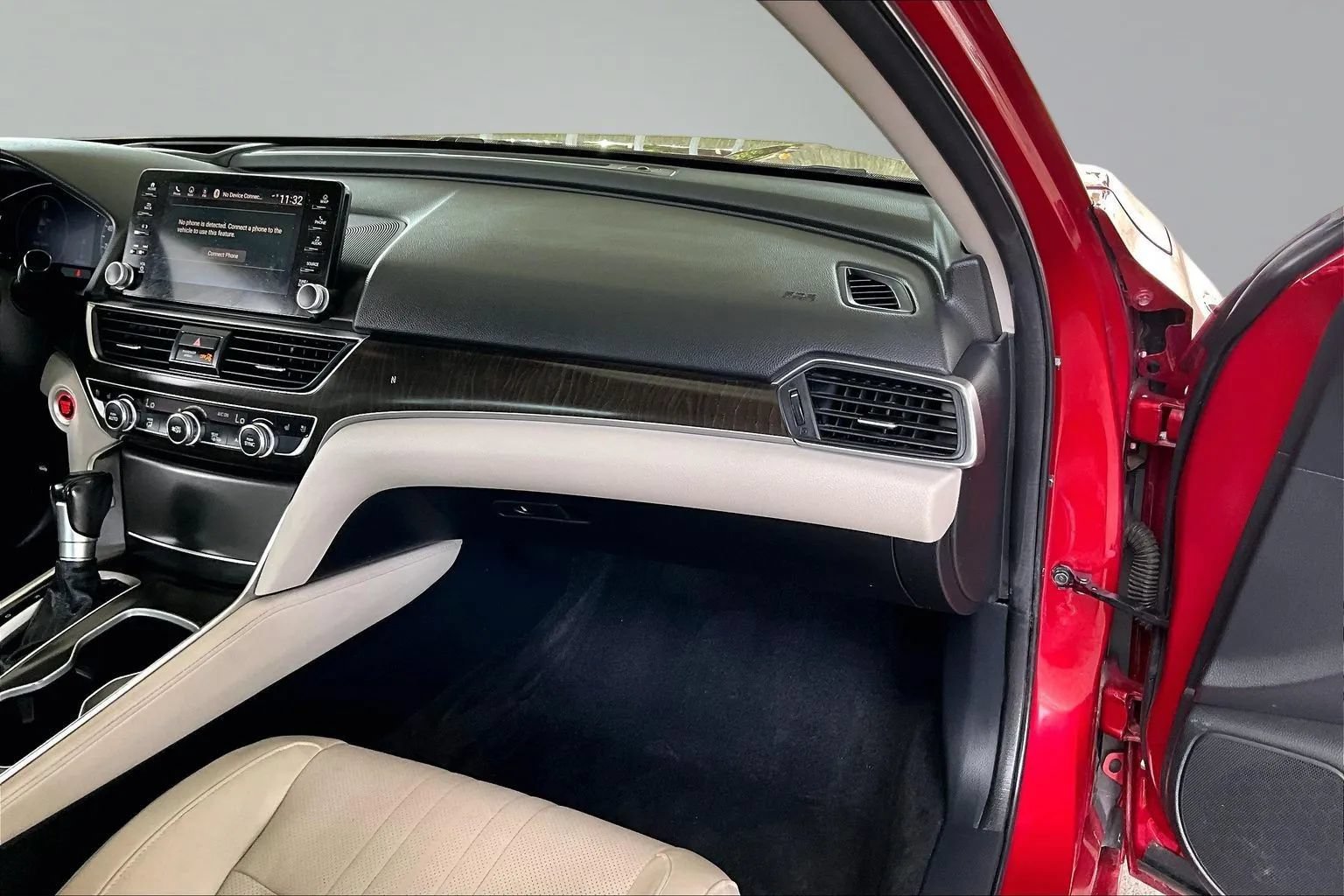 Used 2018 Honda Accord Touring image 23