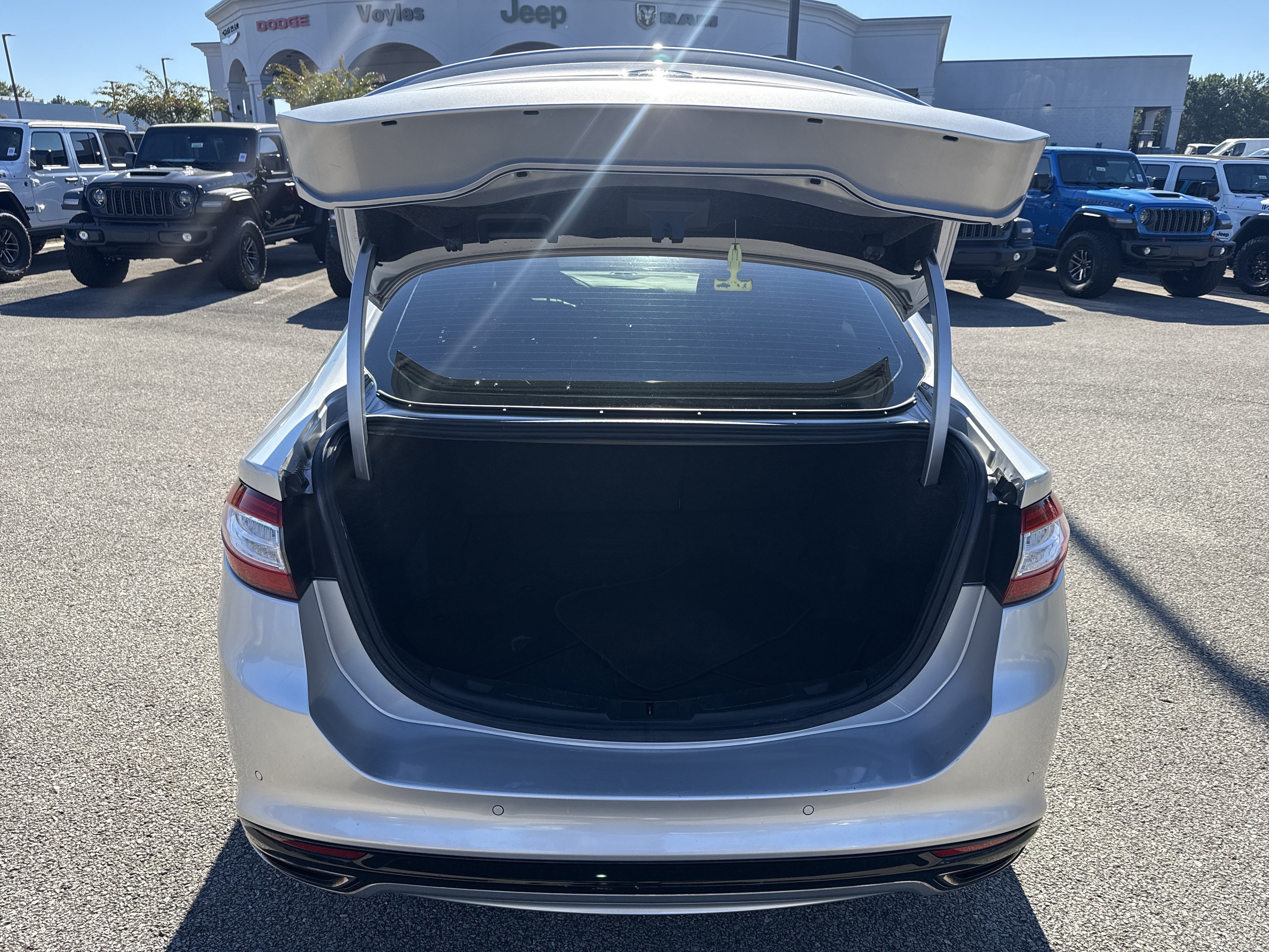 Used 2013 Ford Fusion Titanium FWD image 18