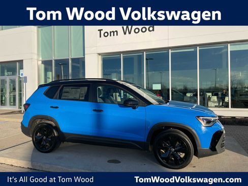 New 2026 Volkswagen Taos SE FWD image 1