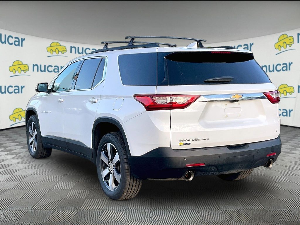 Used 2019 Chevrolet Traverse LT w/ LT Premium Package AWD/4WD image 4