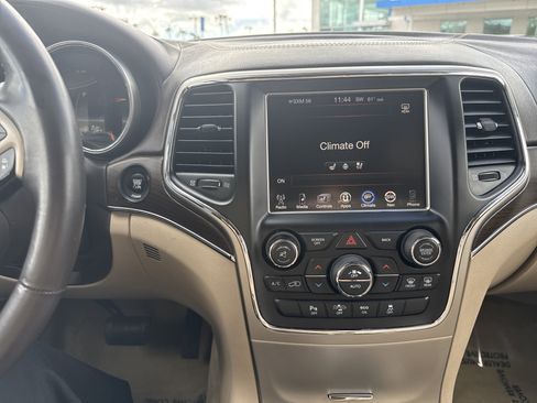 Used 2014 Jeep Grand Cherokee Overland w/ Advanced Technology Group image 27