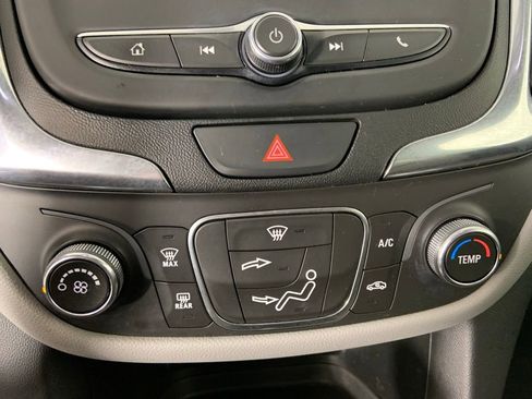 Used 2020 Chevrolet Equinox LS w/ LS Convenience Package image 13