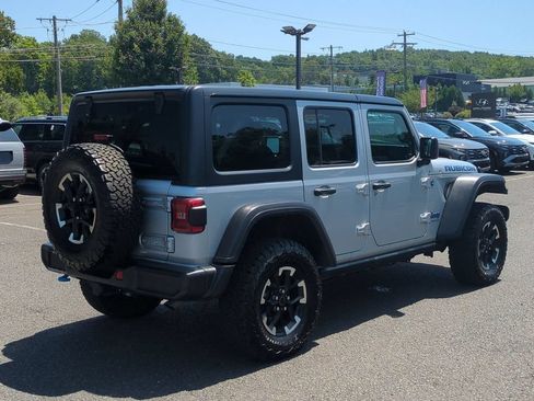 Used 2024 Jeep Wrangler Unlimited Rubicon 4xe w/ Convenience Group AWD/4WD image 3