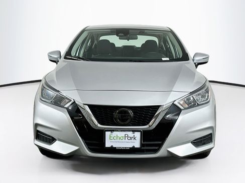 Used 2021 Nissan Versa SV FWD image 2
