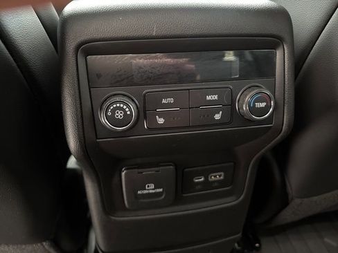 Certified 2023 GMC Acadia SLT w/ Elevation Edition image 19