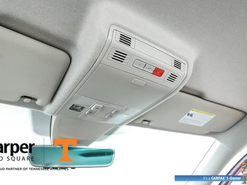 Used 2022 Volkswagen Tiguan SE image 65