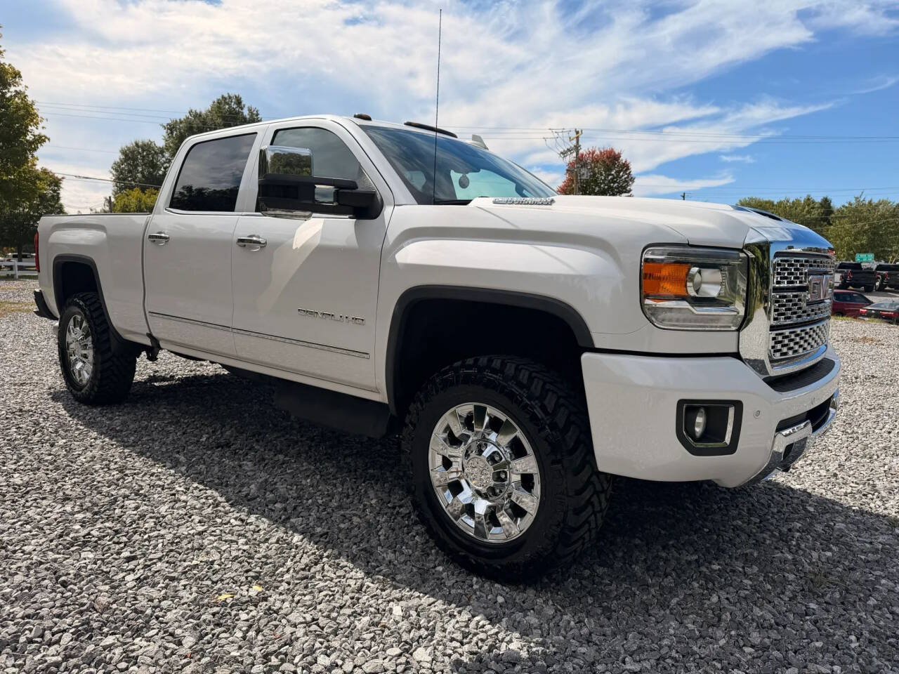 Used 2018 GMC Sierra 2500 Denali w/ Duramax Plus Package AWD/4WD image 1