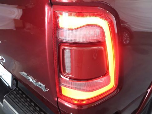 Used 2019 RAM 1500 Laramie AWD/4WD image 32