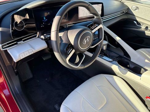 Used 2023 Hyundai Elantra Limited image 20