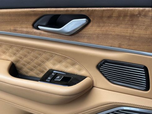 Used 2022 Jeep Grand Cherokee Summit image 20