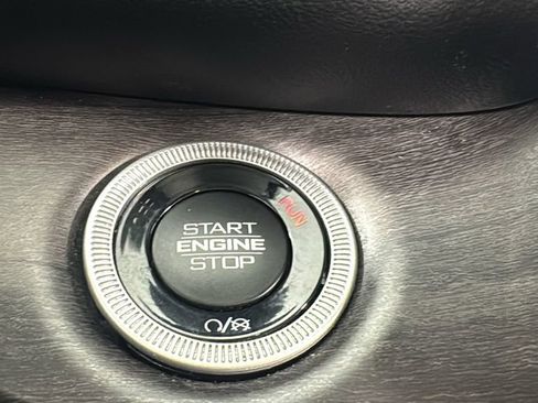 Used 2022 Jeep Grand Cherokee Limited 4xe image 26