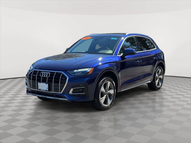 Used 2023 Audi Q5 2.0T Premium w/ Convenience Package AWD/4WD image 3