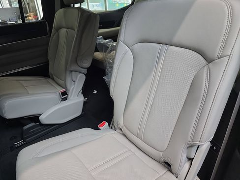 New 2026 Jeep Grand Wagoneer Summit AWD/4WD image 14