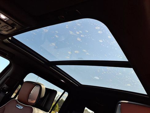 Used 2024 GMC Yukon XL Denali Ultimate AWD/4WD image 6