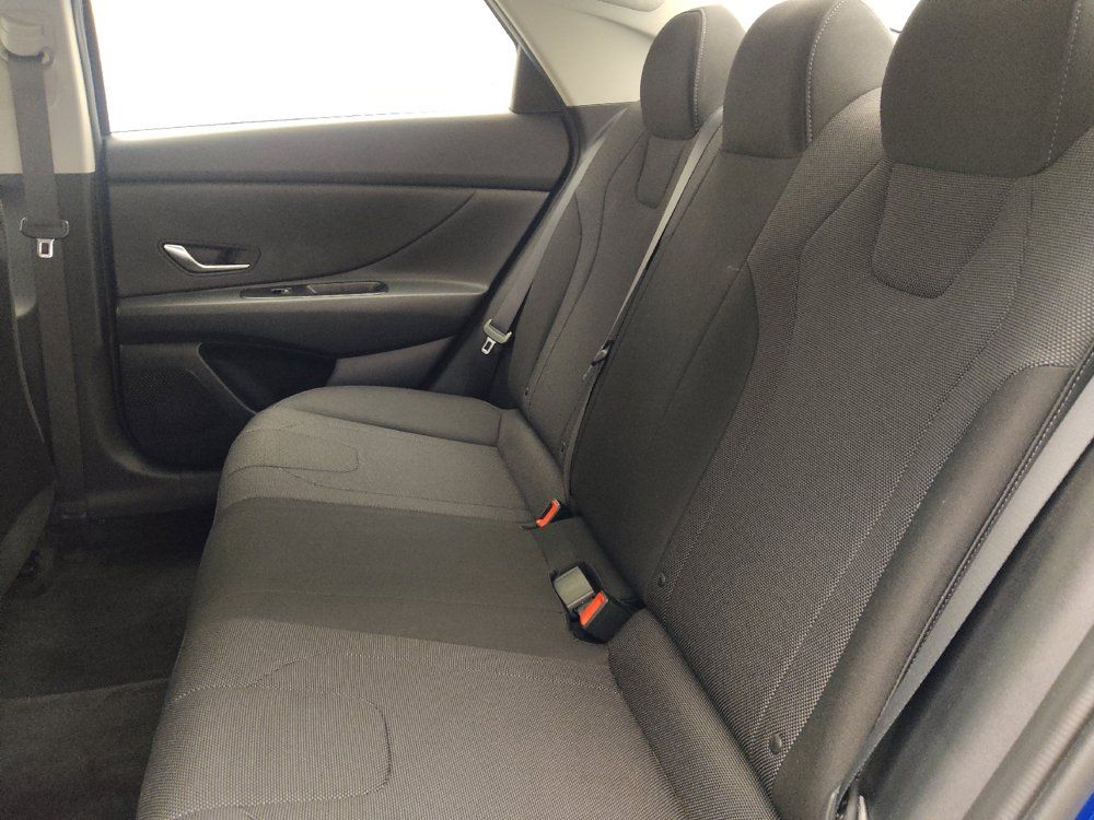 Used 2021 Hyundai Elantra SE w/ Cargo Package FWD image 18