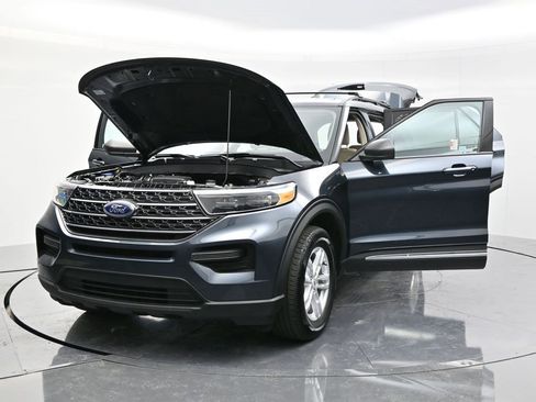 Certified 2022 Ford Explorer XLT w/ Class IV Trailer Tow Package image 60
