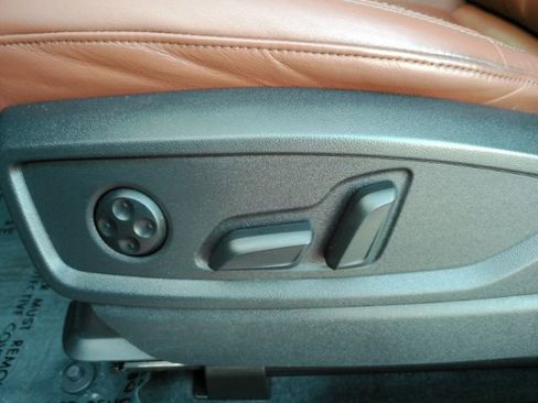 Used 2023 Audi Q5 2.0T Premium image 17