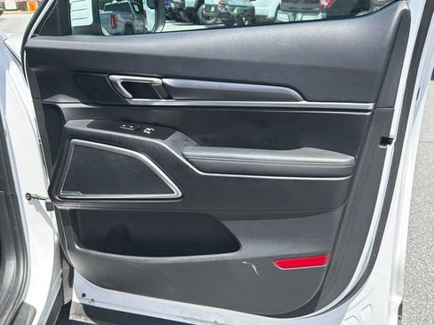Used 2024 Kia Telluride S w/ S Sunroof Package FWD image 16