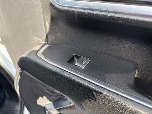 Used 2024 Chevrolet Silverado 2500 LT w/ Convenience Package image 28