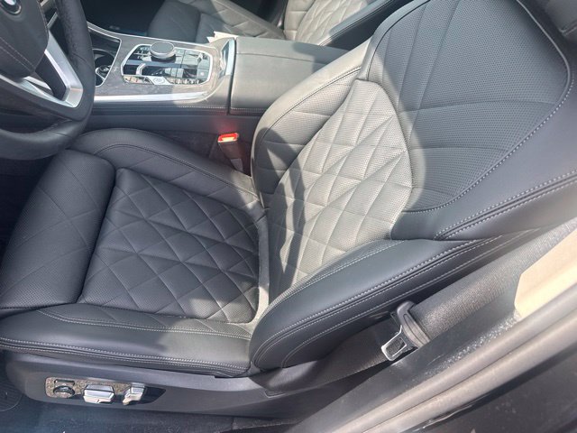 Certified 2026 BMW X7 xDrive40i w/ Premium Package AWD/4WD image 31