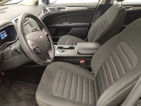 Used 2018 Ford Fusion SE FWD image 17