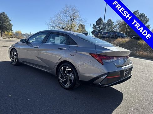Used 2024 Hyundai Elantra Limited image 4