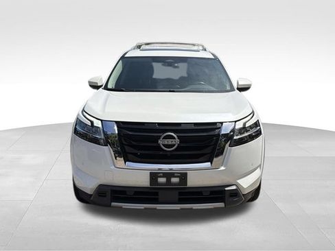 Certified 2023 Nissan Pathfinder SL w/ SL Premium Package AWD/4WD image 8