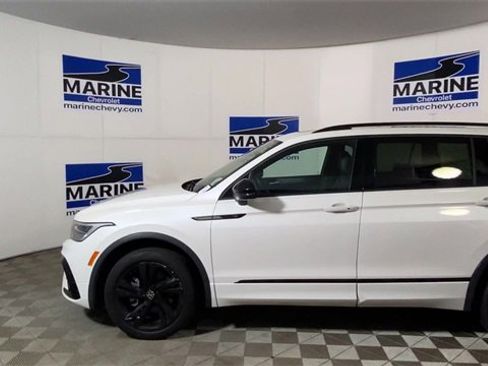 Used 2023 Volkswagen Tiguan SE R-Line image 7