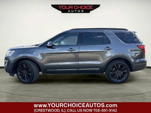 Used 2017 Ford Explorer XLT w/ Equipment Group 202A AWD/4WD image 2