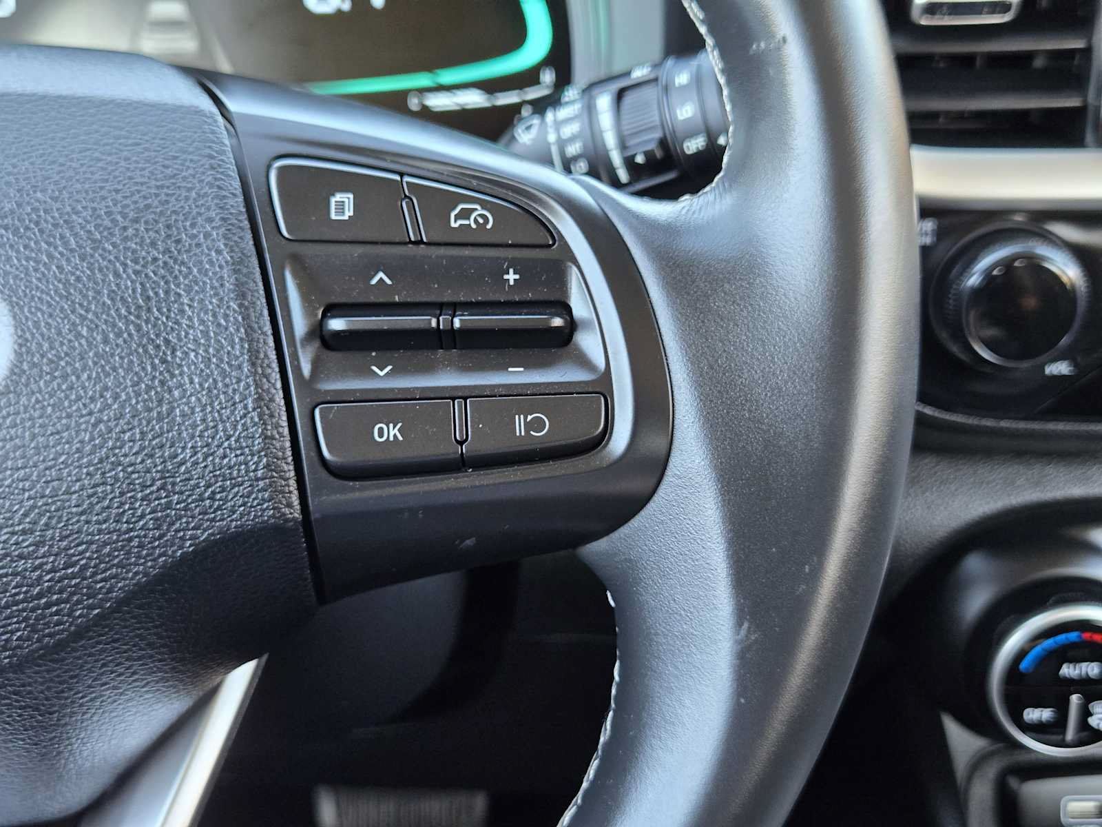 Certified 2026 Hyundai Venue SEL FWD image 27