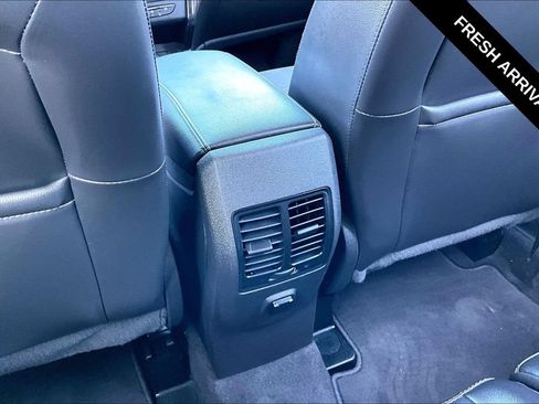 Used 2019 Ford Escape SE FWD image 12