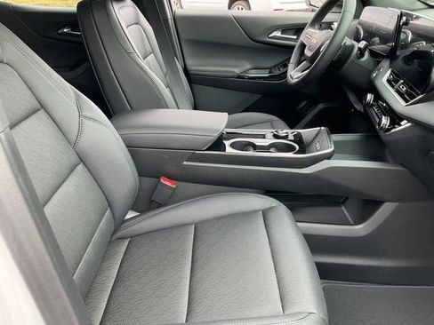 New 2026 Chevrolet Equinox LT w/ Convenience Package II image 18