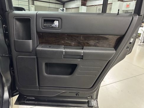 Used 2019 Ford Flex Limited image 16