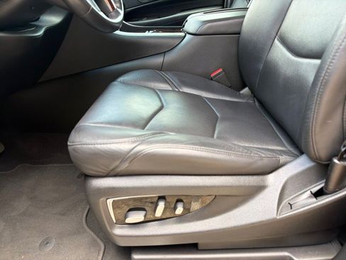 Used 2019 Cadillac Escalade Premium Luxury RWD image 15