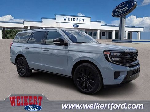 Used 2025 Ford Expedition Platinum w/ Stealth Appearance Package image 1