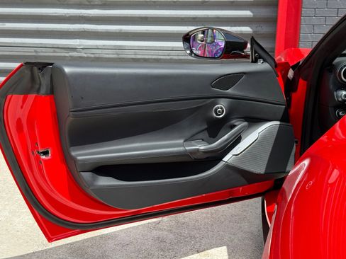 Used 2019 Ferrari Portofino image 21