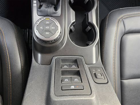 Used 2023 Ford Bronco Badlands image 23